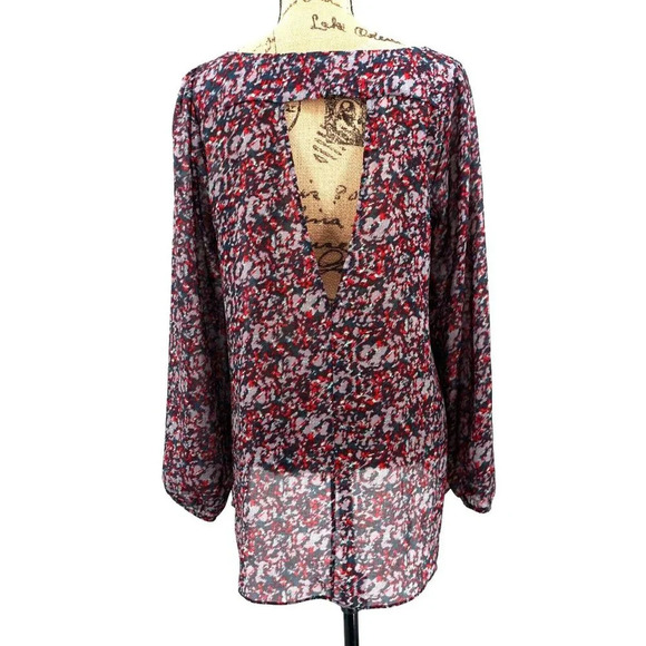 BCBGeneration Blouse Women M Multicolor Cut‎ Out Back Semi Sheer Lightweight Top - Picture 2 of 9